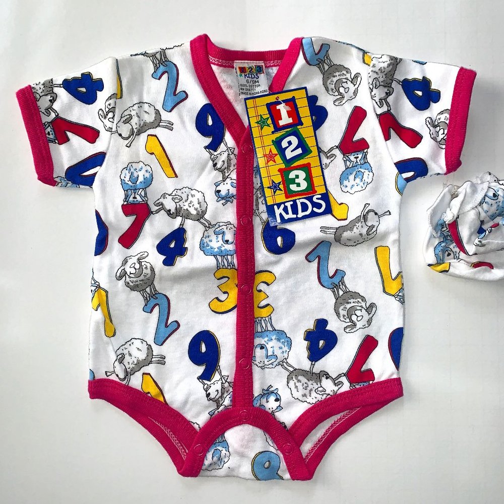 Toddlers Bodysuit with mittens